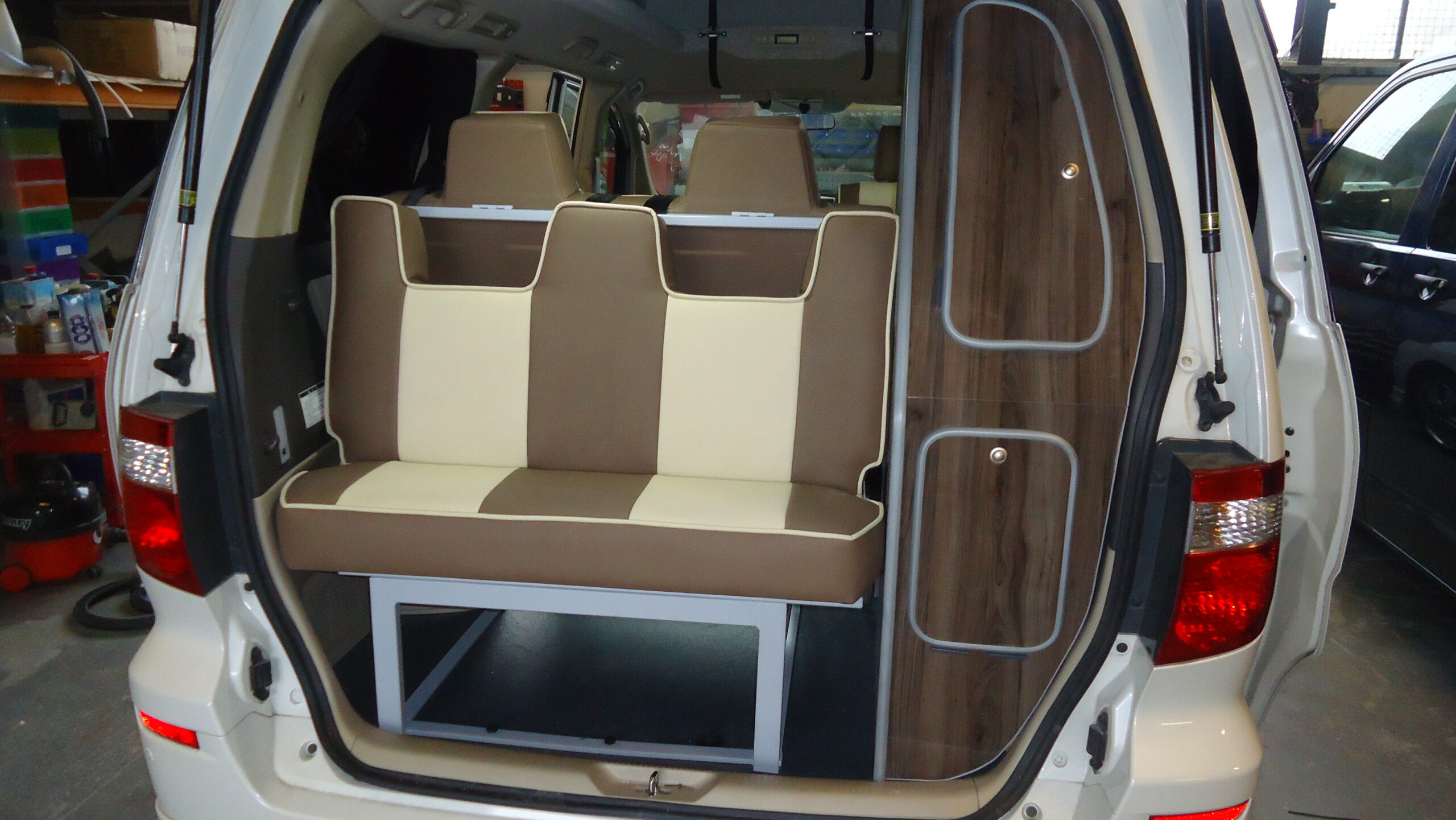 Bed Seats (Alphard)